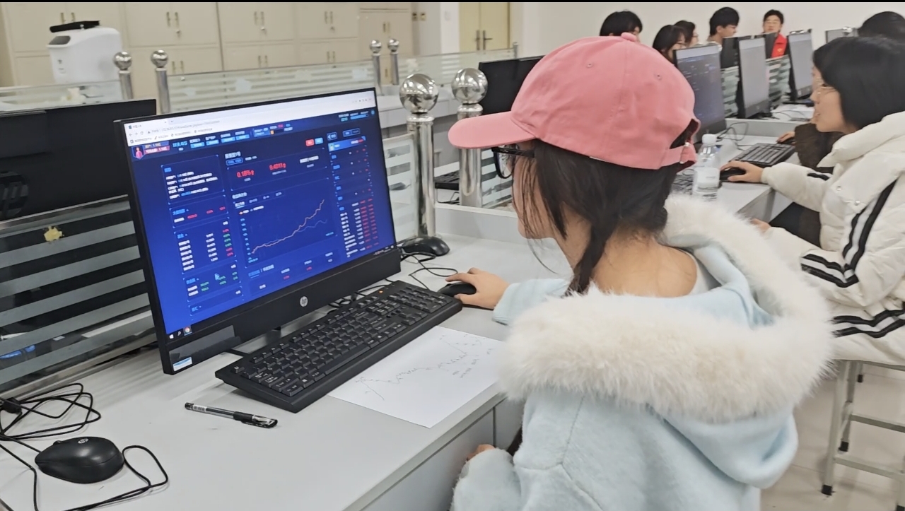 2025年河南省大学生金融智能投顾大赛圆满落幕，金智东博以科技力量助力金融教育创新发展(图8)