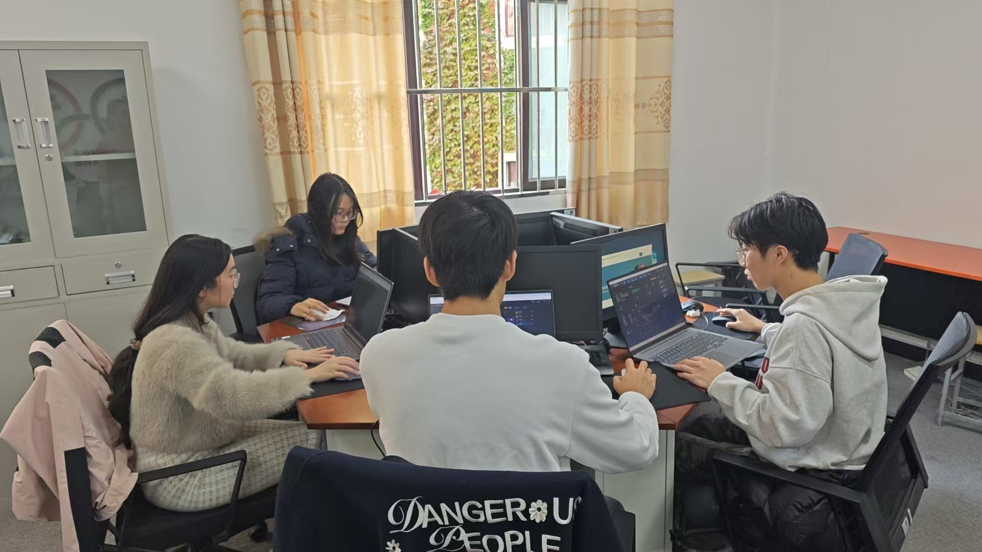 以智育才，赋能未来 | 2025年第四届“金育杯”金融智能投顾大赛圆满收官!(图9)